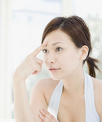 "子宫内膜异位症的症状:月经异常要注意!"