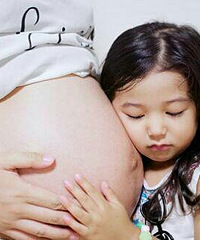 "备孕二孩补充叶酸需注意!\n "