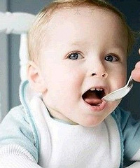 "十一个月宝宝食谱?十一个月宝宝不能喝牛奶!"