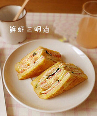 "【鲜虾三明治的做法】早餐来个厚厚的鲜虾三"