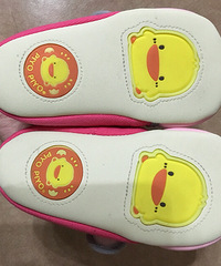 �����͵Ļ�ɫСѼѧ��Ь���ڳ�13.5cm