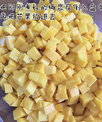 "午后小甜点芒果椰汁糕教程 做法材料简单 好吃到哭!"