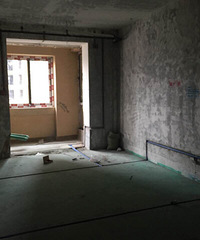 "没见过这么脑残的建筑设计,阳台窗户做成这"