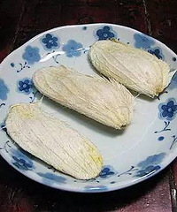 "吃完的芒果别扔!一个小姑娘做了这件事,奇迹发生了…"