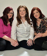 ����Ů����ĸ�׹��۽�飬ĸ��ȴ���Ϲ���ǰ��