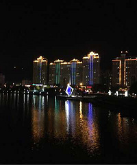 �����ߵ����ڸ�ʲô  �乫԰����չ