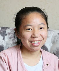 "先天性唇裂女情系两个家庭 分离十八年后为爱聚首"