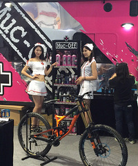 �Ϻ����г�չ