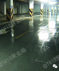 "“太湿了”,地下车库里,奔驰车说是停不下来!"