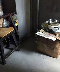 "深夜,杭州女子楼上毛坯房里总常会传来\"笃、笃、笃&"