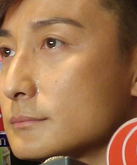 恋爱十年还是分手了 提到旧爱一个大男人哭成这样(图)