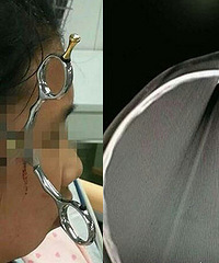 本想吓吓她 结果手一滑!剪刀飞出插进女儿…