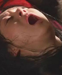 "二胎妈妈生完孩子,全身恶臭、腹胀如球,她伸手往下一摸,竟发现