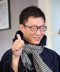 靠母亲捡垃圾养大的明星 你绝对想不到是谁