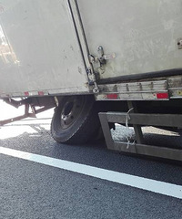 ��ʻԱ�����ϸ���ǰ��û�м�鳵�ӣ������