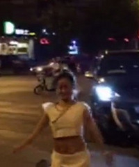 Ů˾��ײ���˺� �³���ʼ���裡