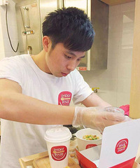 "几个温州青年在香港开了家糯米饭店,4个月"