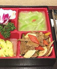 "\"月子餐\"28天可达2万元 月子中心:耗"