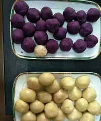 "最简单的月饼制作方法: 准备工具:"