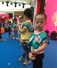 �������