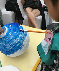 �������+��������