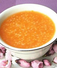 "宝宝辅食:11款易做且美味的营养粥"