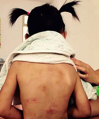 4��Ů�������Ű���������� �����嶼������Ѫ��