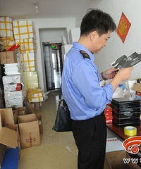 "旗舰店网购巧克力竟产自西安一黑作坊 10分钟做一盒"