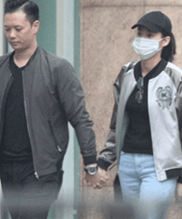 才刚新婚 就当众超级全程黑脸