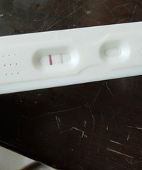"试纸变阳~真怀上啦!有胖jm卵泡长不起来的吗?分享好孕经验"