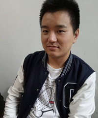 吉他老师张宁,从事教学六年了,热爱生活热