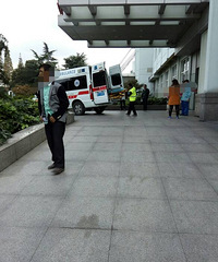 �˼䱯�磡����83����̫�ڲ��Ƽ��ſڱ����ӵ���ѹ��ͷ������