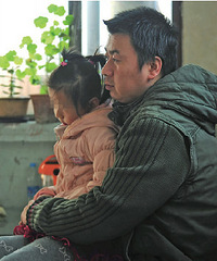 ͬѧͻȻ������ҩ��8��Ůͯι�� ������Ϊ...