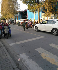 Сѧ�ſھ������ϣ�·һ��㣬���������ض�