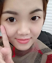 眼睛大大的姑娘萌萌哒,有自己的小事业