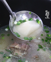 寒风起,一碗热饮暖人心