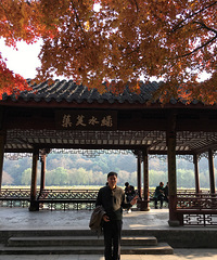 大家就随着我的步伐,去看看这美丽又温暖而温馨的冬天吧