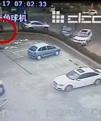 ���˷�ָ�����ఢ��������Ͱ�﷢��һ��ŮӤ һ���ؾ���..