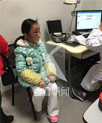 9��Ů����ҵûд�� ��ĸ�״����"��è��"