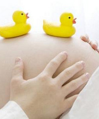 "孕晚期胎动频繁正常吗?原因是什么?"