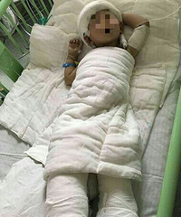 2����ͯ���뿪ˮ�� �������ͷȡͷƤ����...