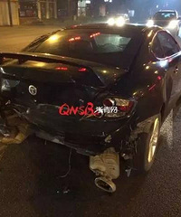 突发!湖墅南路等红灯,漂亮女司机连人带车被撞飞!
