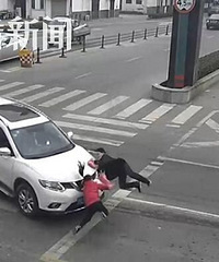 ˾������ײ��Ůͯ  �������˴��¹� ������ײ��