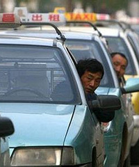 要求加价还一路喷我!杭州出租车司机这是怎么了?