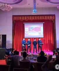 国羽春晚众将穿军装唱红歌 女单组第一(图)