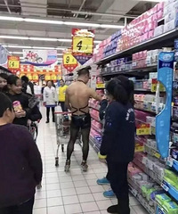 ���۾�������ĳ���з���һ���������С�