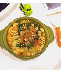 2Y7M20D宸哥的晚饭:番茄菠菜玉米浓