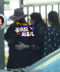 "张歆艺出入妇产科门诊 外出衣着宽松孕味儿浓"