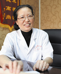 "减肥要慎重 姑娘体重70斤差点闭经 多亏医生这句话"