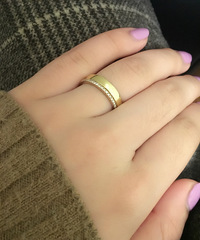 对戒:chaumet classic 钻戒:周生生